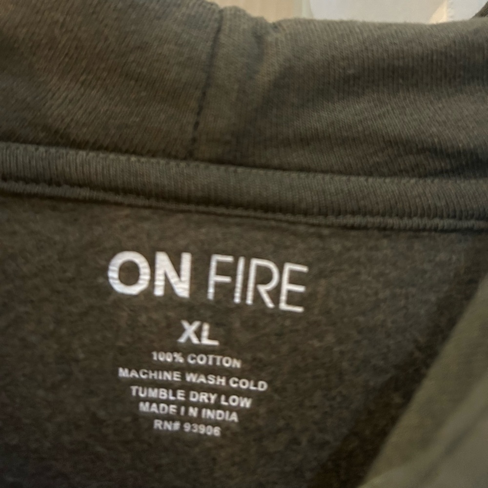 ON Fire Green Brooklyn New York Sweatshirt - Picture 5 of 5